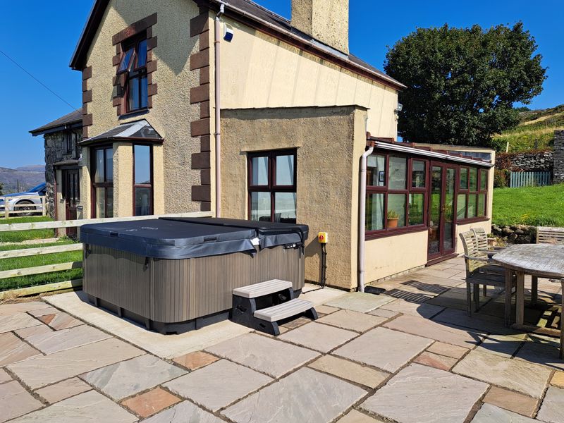 External Rear- click for photo gallery